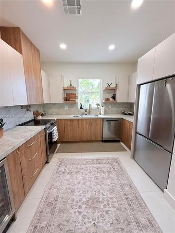 715 SW 4th Ave, Fort Lauderdale, FL 33315