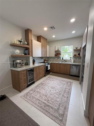 715 SW 4th Ave, Fort Lauderdale, FL 33315
