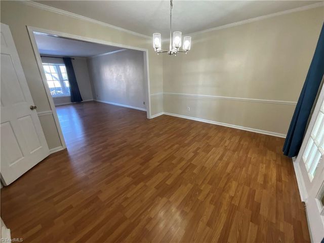 3202 Regents Park Lane E, Greensboro, NC 27455