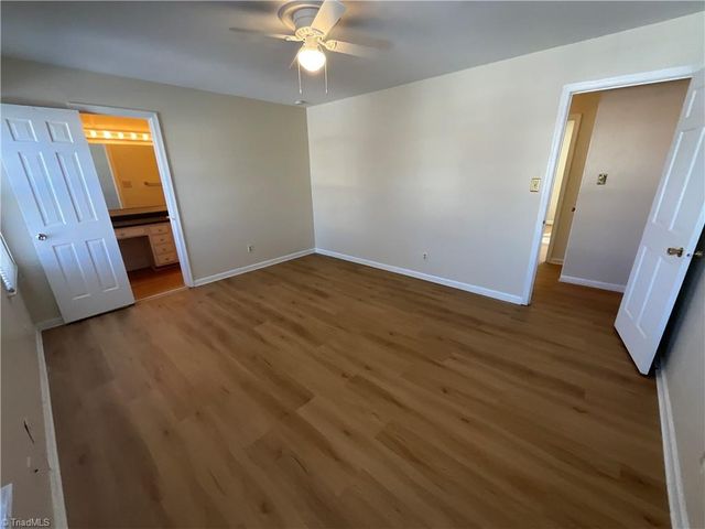 3202 Regents Park Lane E, Greensboro, NC 27455