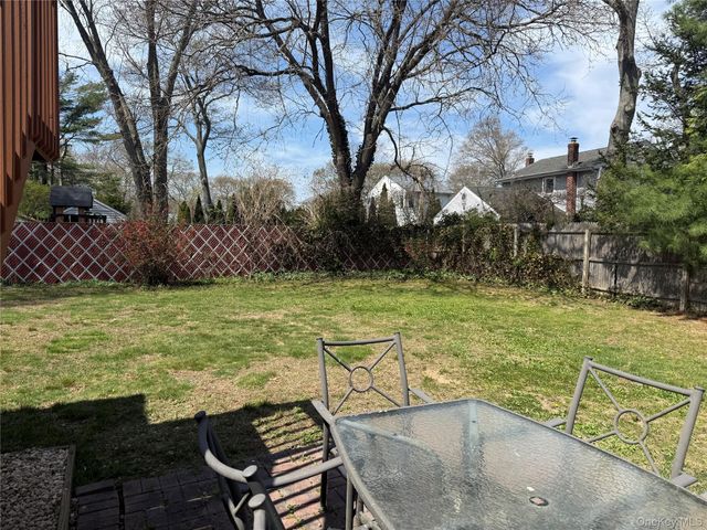 226 Woodycrest Drive, Holtsville, NY 11742