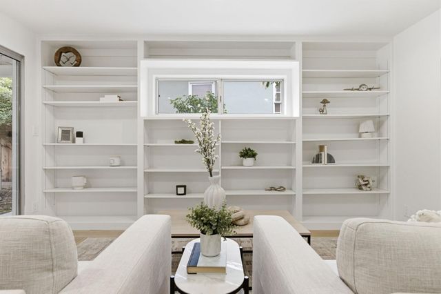 884 Cordilleras Avenue, San Carlos, CA 94070