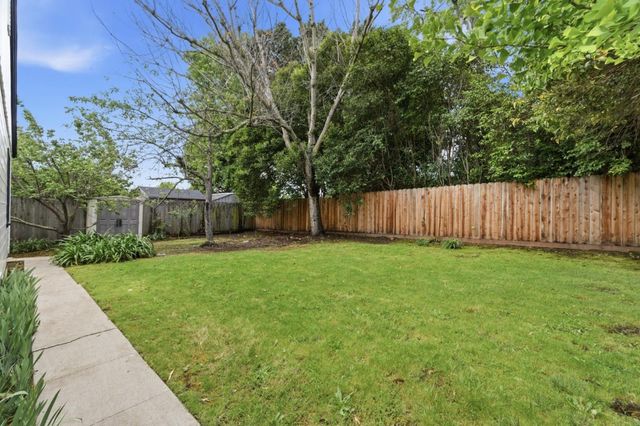 884 Cordilleras Avenue, San Carlos, CA 94070