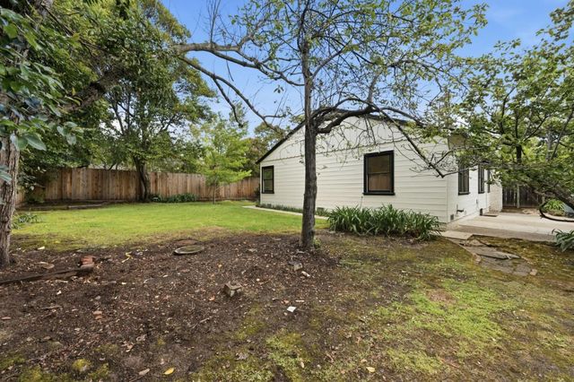 884 Cordilleras Avenue, San Carlos, CA 94070