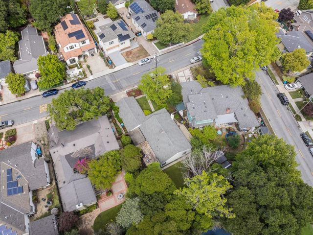 884 Cordilleras Avenue, San Carlos, CA 94070