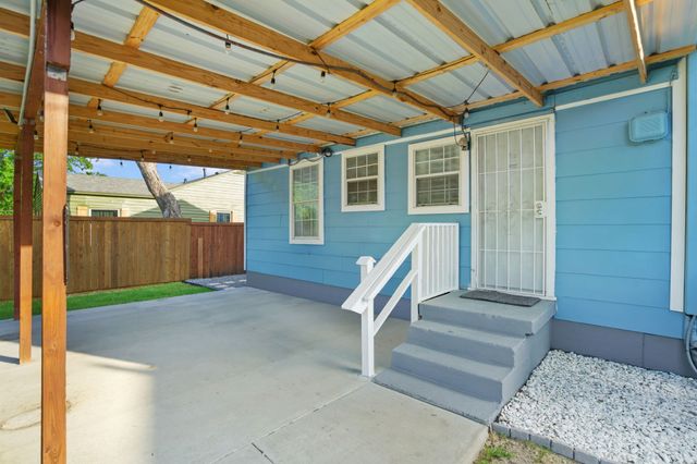 3068 Sunnyvale Street, Dallas, TX 75216