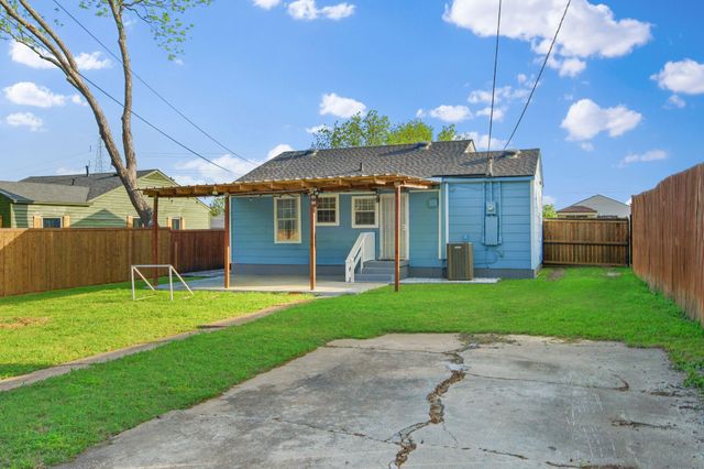 3068 Sunnyvale Street, Dallas, TX 75216