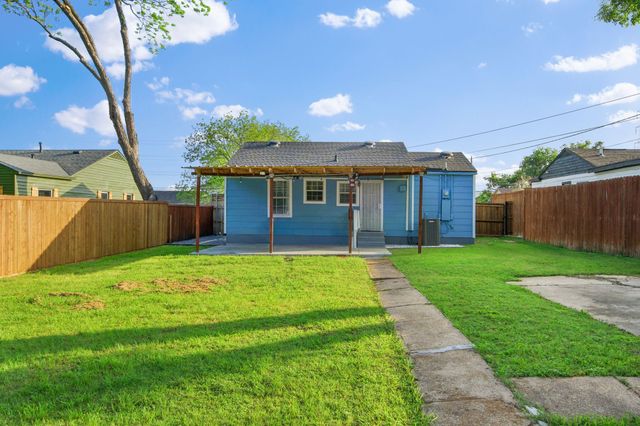 3068 Sunnyvale Street, Dallas, TX 75216