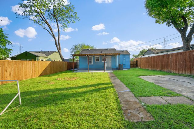 3068 Sunnyvale Street, Dallas, TX 75216