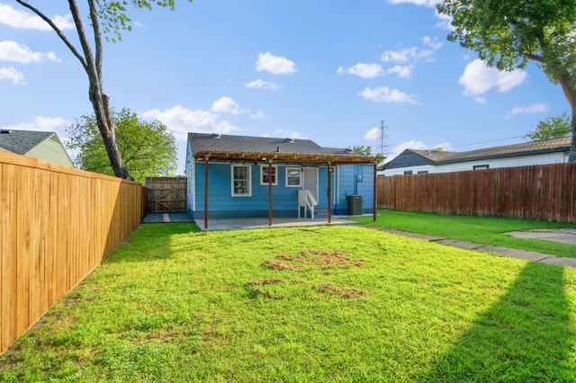 3068 Sunnyvale Street, Dallas, TX 75216