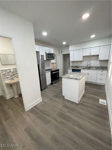 4885 E 107th Street, Garfield Heights, OH 44125