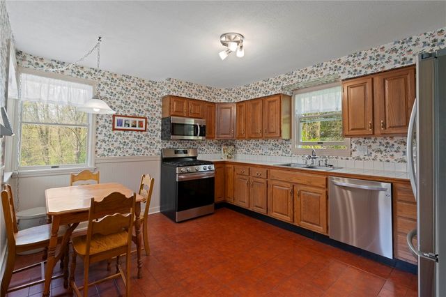 569 Dorseyville Rd, O'hara, PA 15238