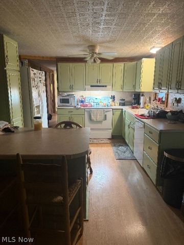 900 Dugan Road, Belpre, OH 45714