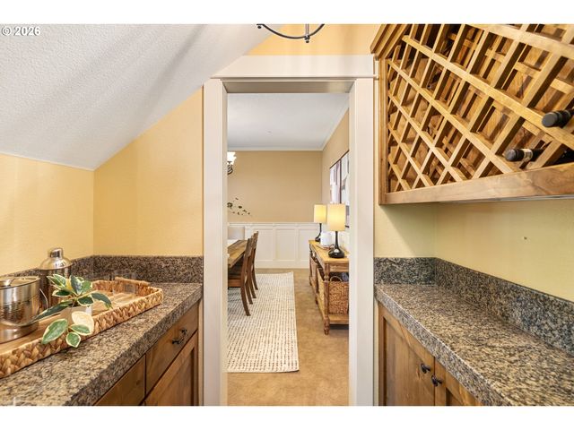 14599 FOSBERG Rd, Lake Oswego, OR 97035