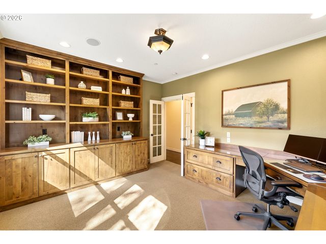 14599 FOSBERG Rd, Lake Oswego, OR 97035