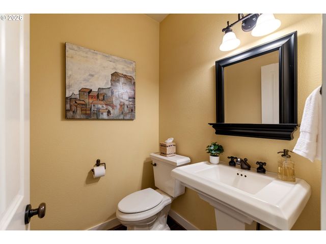 14599 FOSBERG Rd, Lake Oswego, OR 97035