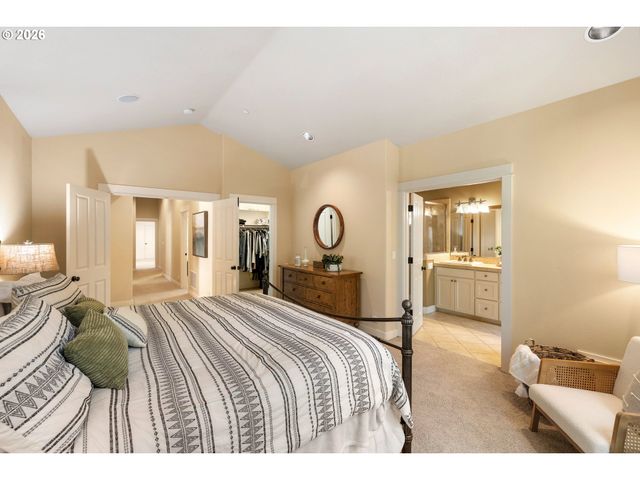 14599 FOSBERG Rd, Lake Oswego, OR 97035