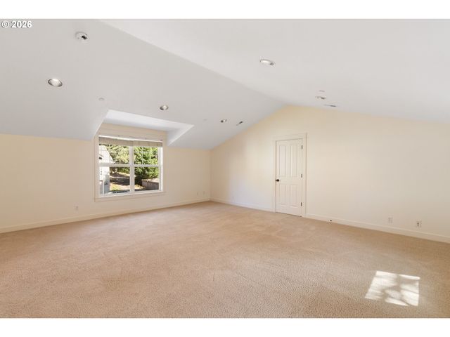 14599 FOSBERG Rd, Lake Oswego, OR 97035