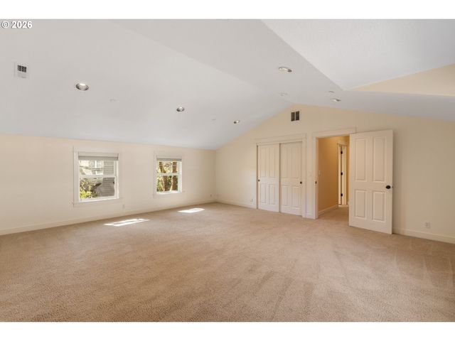 14599 FOSBERG Rd, Lake Oswego, OR 97035