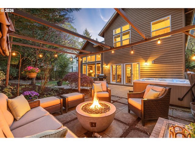 14599 FOSBERG Rd, Lake Oswego, OR 97035