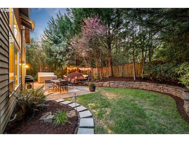 14599 FOSBERG Rd, Lake Oswego, OR 97035