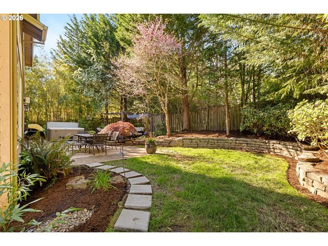 14599 FOSBERG Rd, Lake Oswego, OR 97035