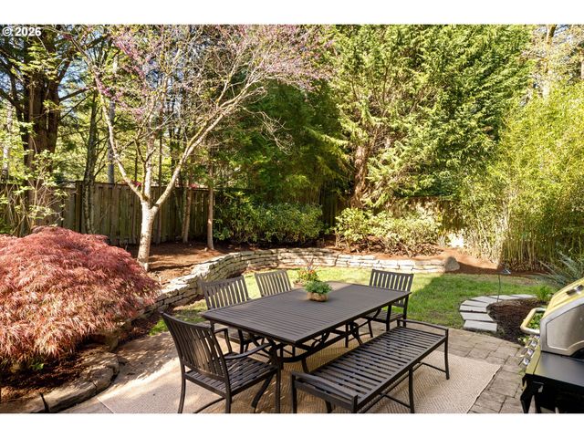 14599 FOSBERG Rd, Lake Oswego, OR 97035