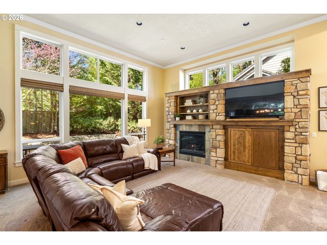 14599 FOSBERG Rd, Lake Oswego, OR 97035