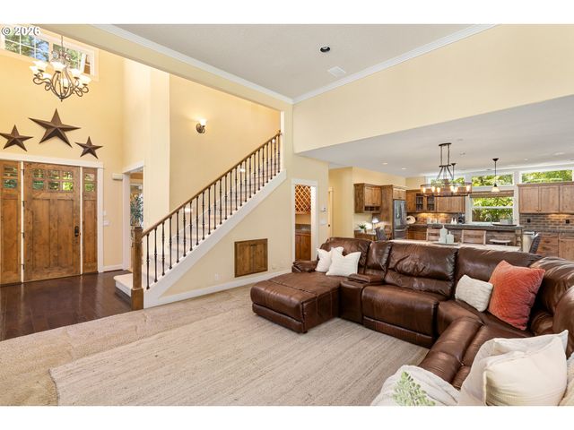 14599 FOSBERG Rd, Lake Oswego, OR 97035