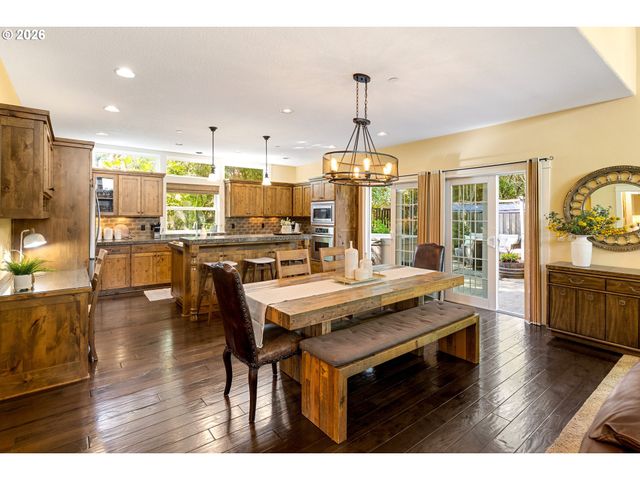 14599 FOSBERG Rd, Lake Oswego, OR 97035
