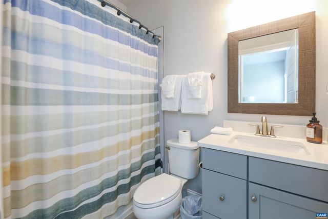 2483 FERNDOWN LN, Keswick, VA 22947
