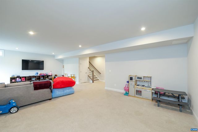 2483 FERNDOWN LN, Keswick, VA 22947
