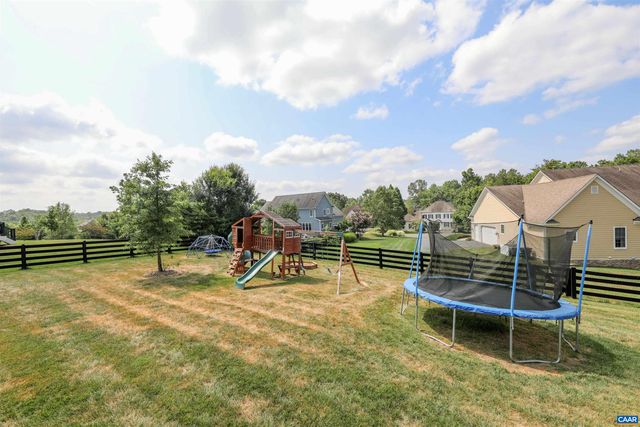 2483 FERNDOWN LN, Keswick, VA 22947