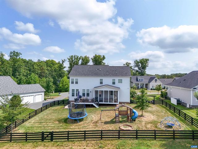 2483 FERNDOWN LN, Keswick, VA 22947