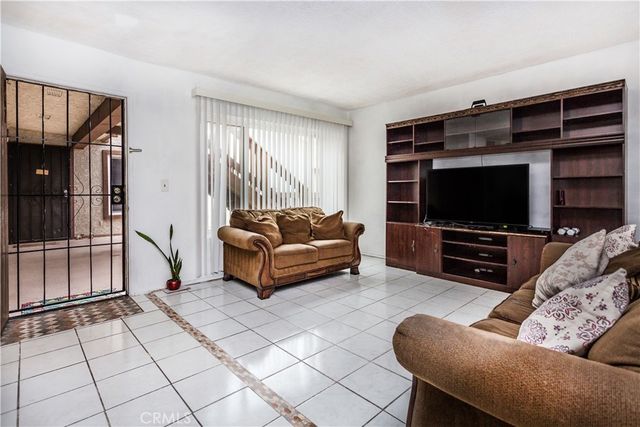 967 S Citron, Anaheim, CA 92805
