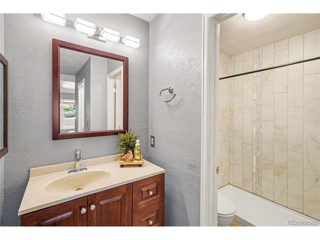 8376 S Upham Way B-105, Littleton, CO 80128