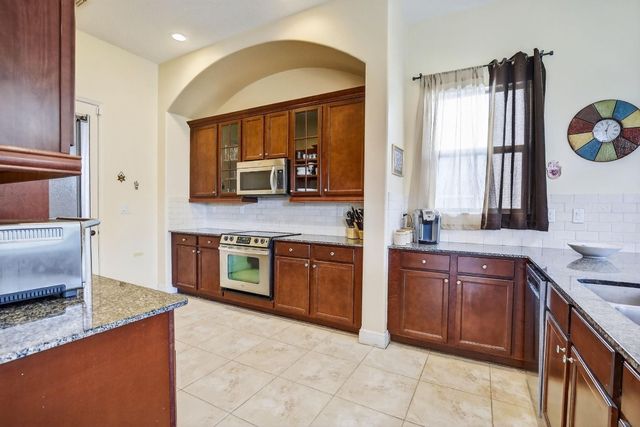 8541 NW 38th Street, Cooper City, FL 33024