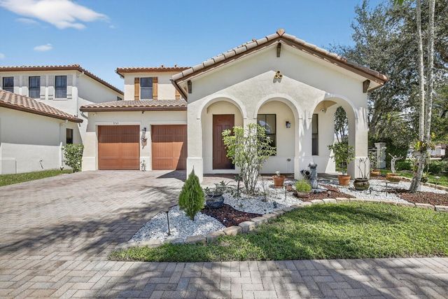 8541 NW 38th Street, Cooper City, FL 33024