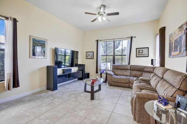 8541 NW 38th Street, Cooper City, FL 33024