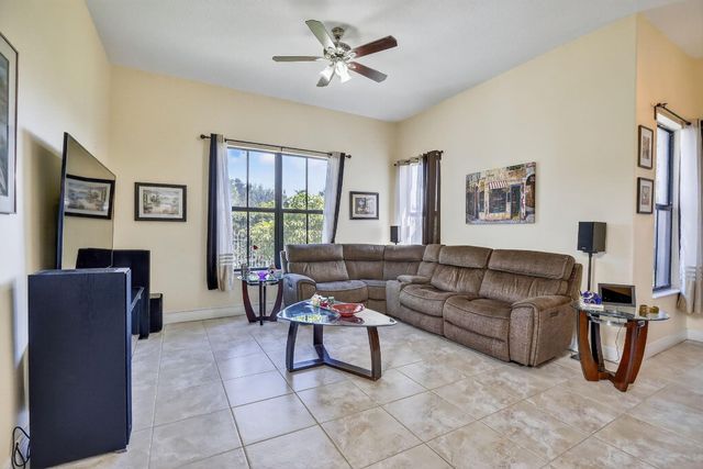 8541 NW 38th Street, Cooper City, FL 33024