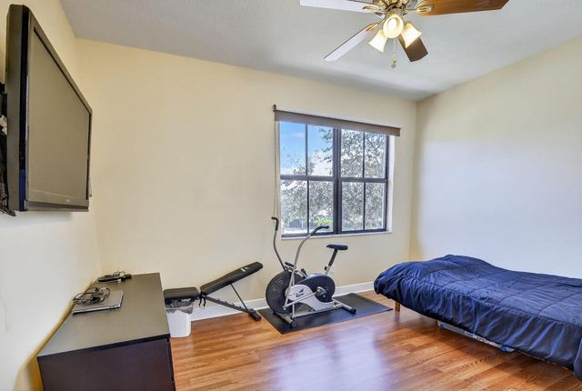 8541 NW 38th Street, Cooper City, FL 33024