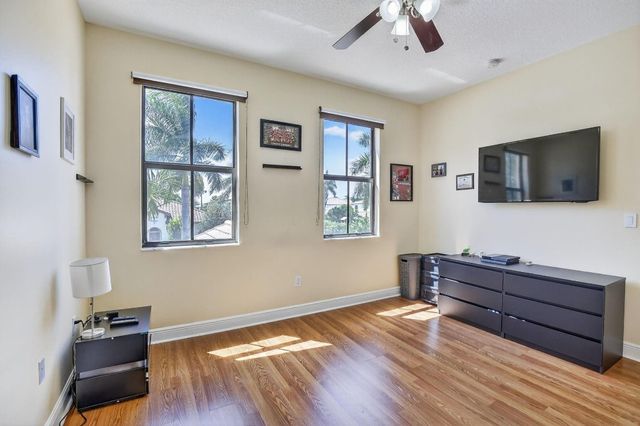 8541 NW 38th Street, Cooper City, FL 33024