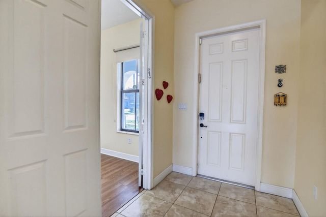 8541 NW 38th Street, Cooper City, FL 33024