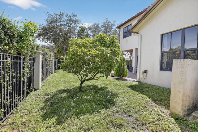 8541 NW 38th Street, Cooper City, FL 33024