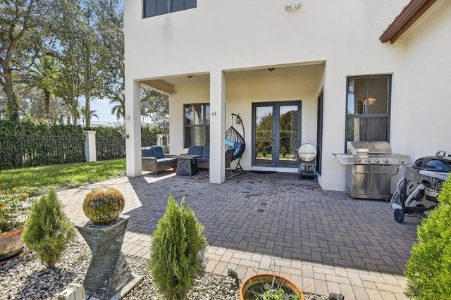 8541 NW 38th Street, Cooper City, FL 33024