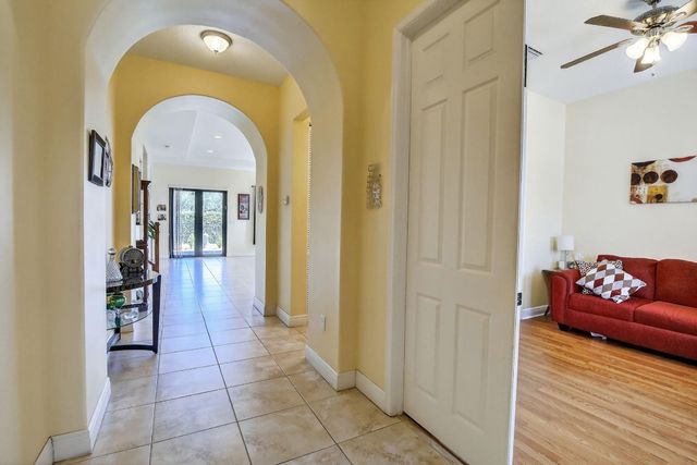 8541 NW 38th Street, Cooper City, FL 33024