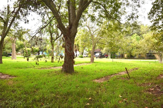 2722 47th Street, Dickinson, TX 77539