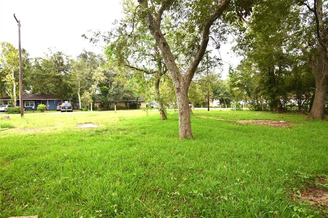 2722 47th Street, Dickinson, TX 77539