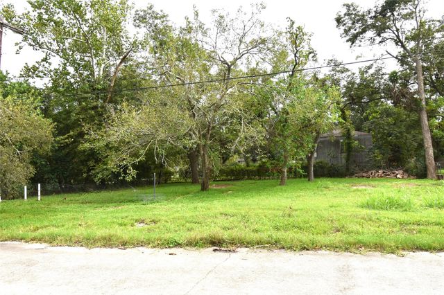 2722 47th Street, Dickinson, TX 77539