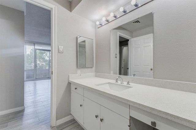 14 Greenway Plaza 5O, Houston, TX 77046